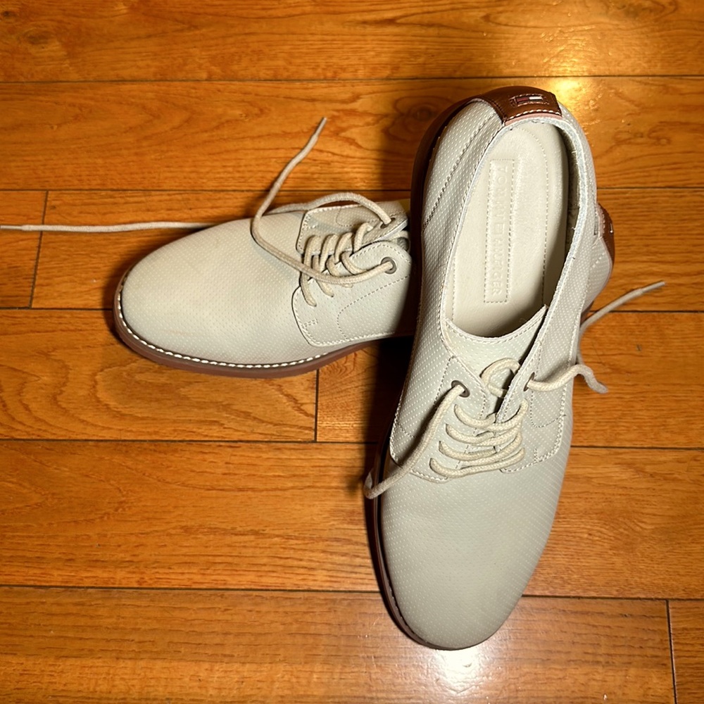 Tommy Hilfiger size 10.5